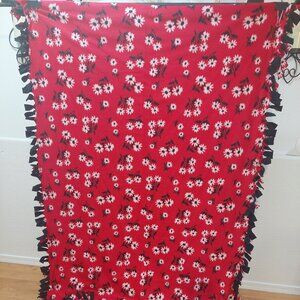Red & Black Daisies Double-Sided Fleece Blanket #16 (48in W X 68in L)